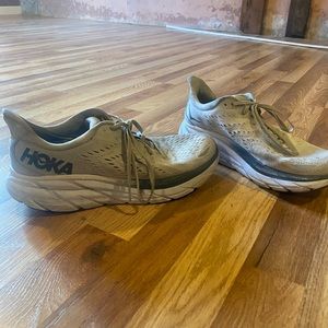 Hoka Clifton 8